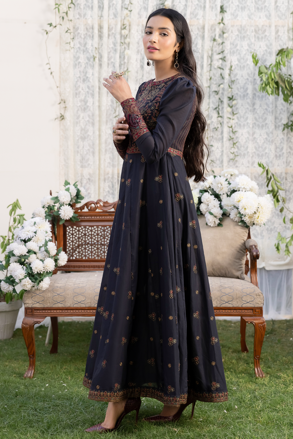 IP-174 - Black Petunia - Iznik