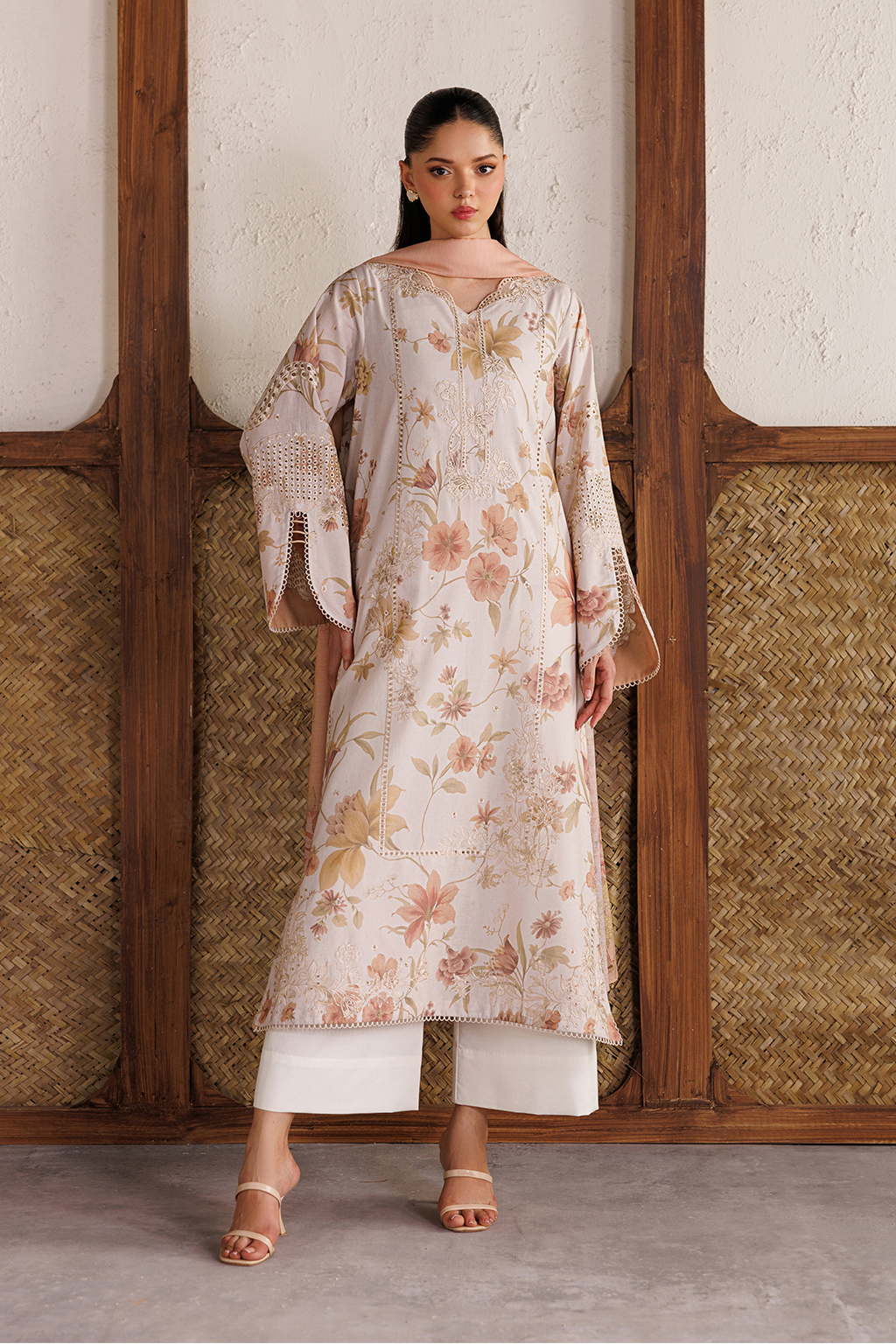 IBE-05 Embroidered Lawn Main image