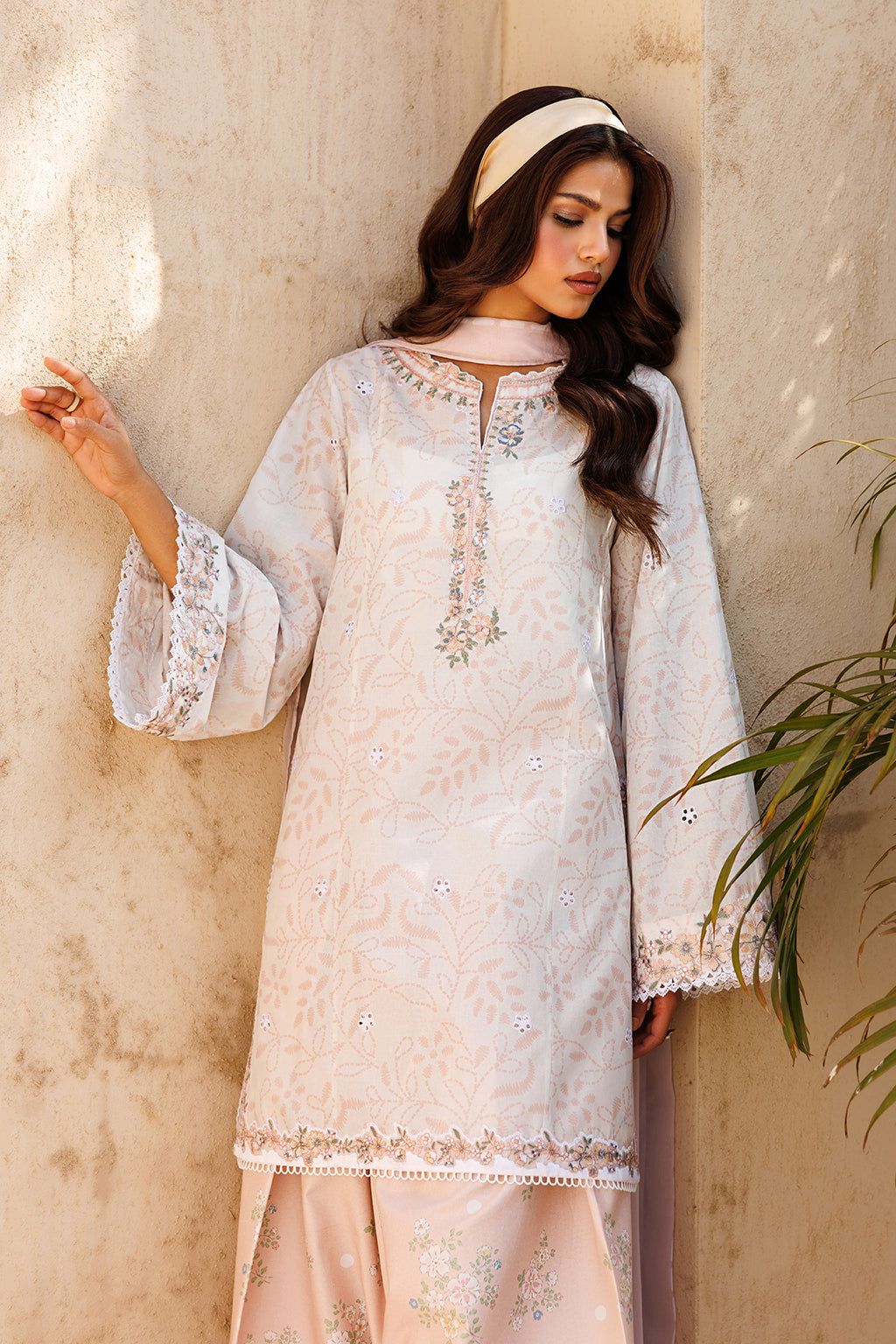UE-670 Printed Lawn