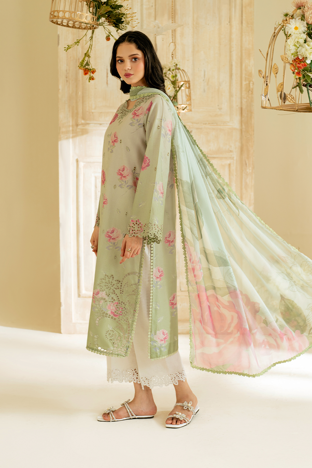 UE-445 Printed Lawn Secondary image