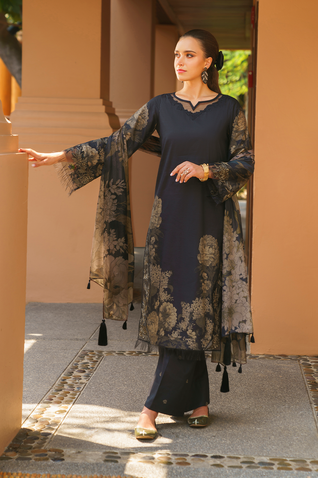 UE-230 Printed Lawn - Iznik