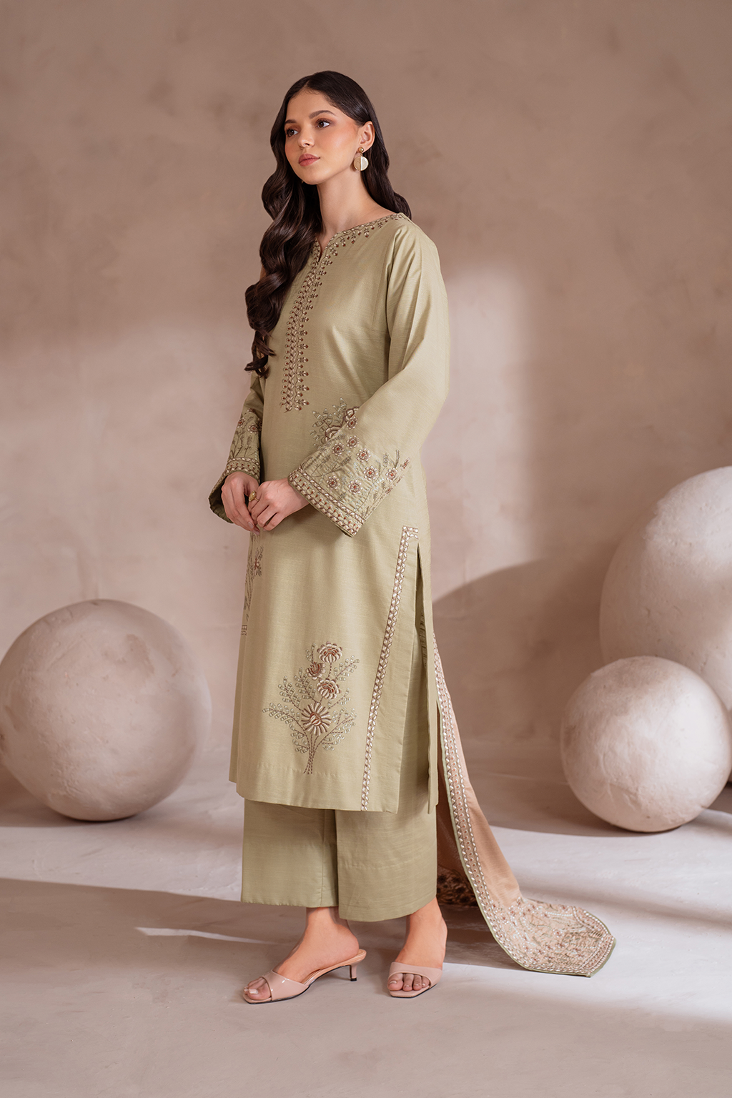 UE-359 Embroidered Khaddar - Iznik Global