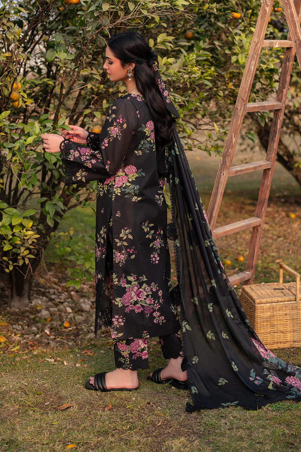 UE-394 Printed Lawn - Iznik