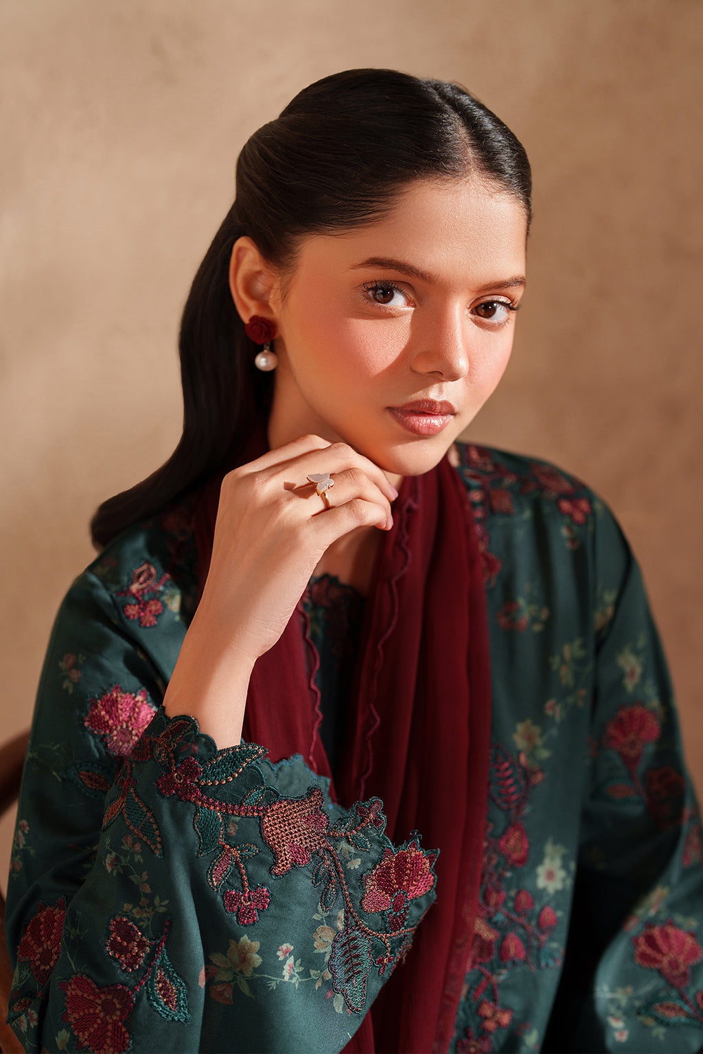 EL-11 Embroidered Lawn Secondary image