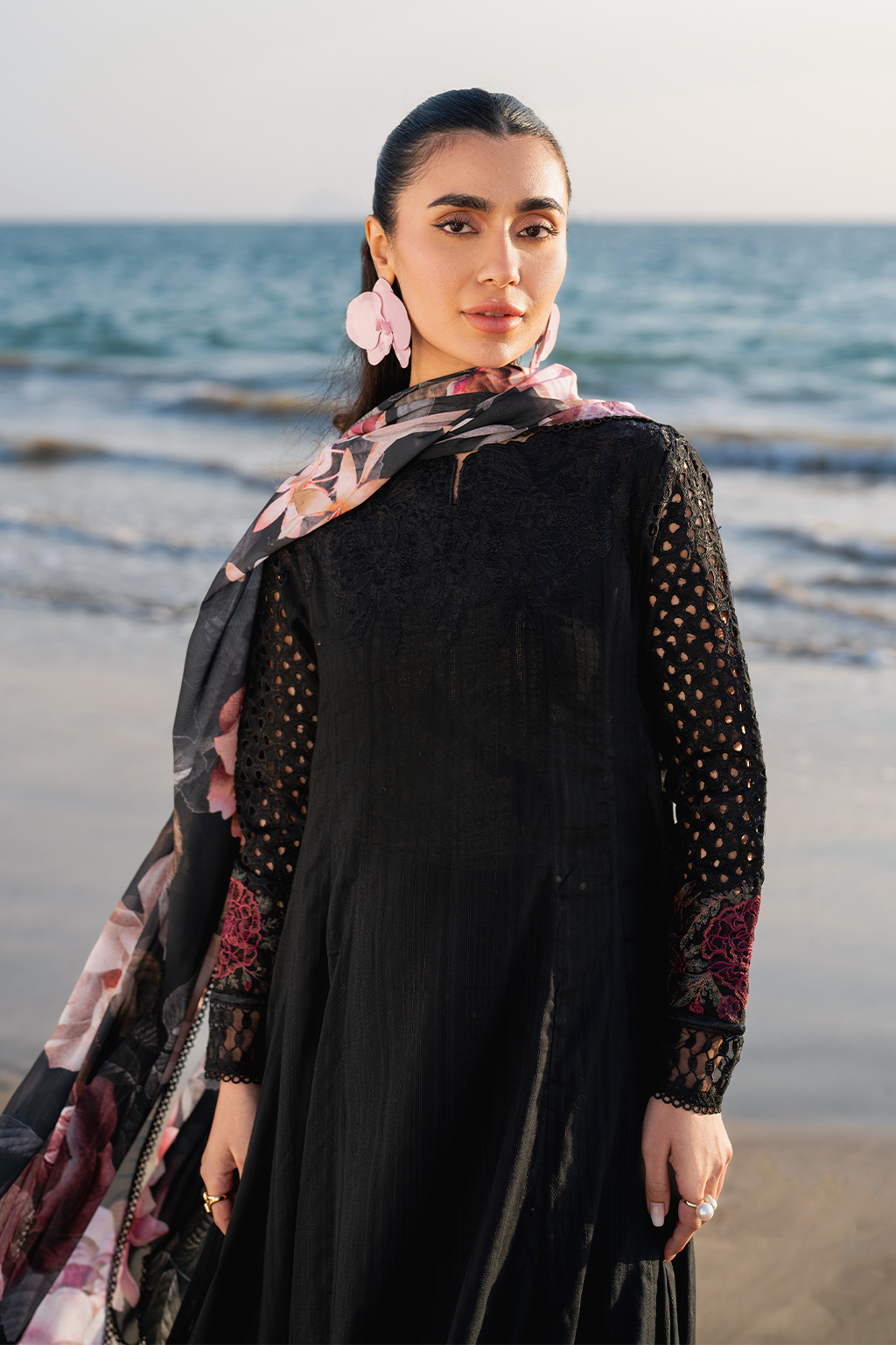 UE-377 Embroidered Lawn - Iznik