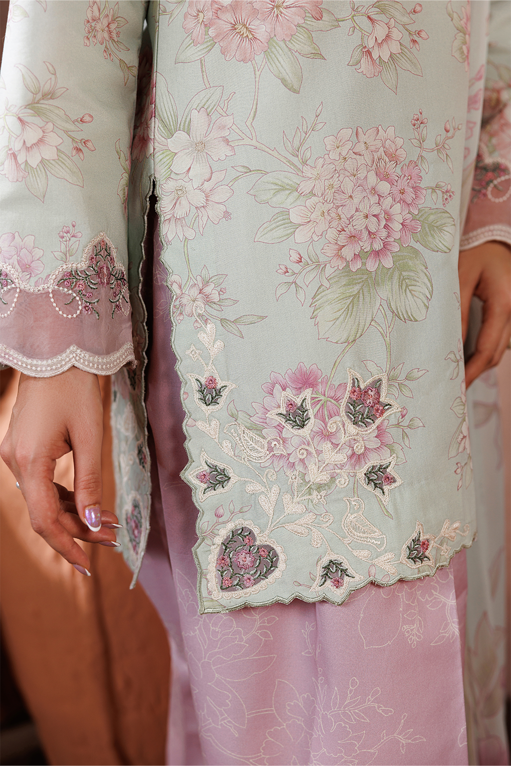 UE-714 Printed Lawn
