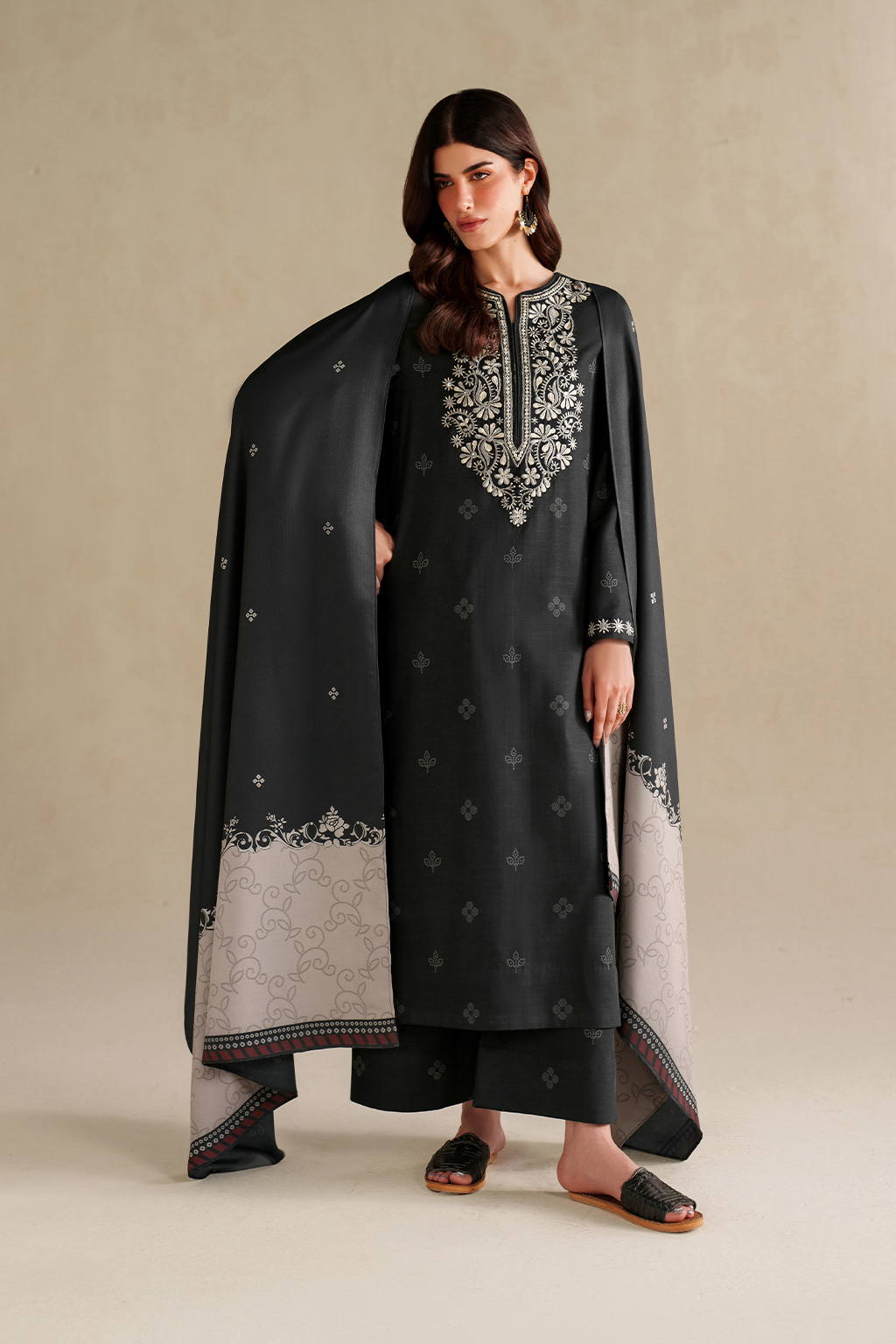 UE-591 Printed Khaddar - Iznik