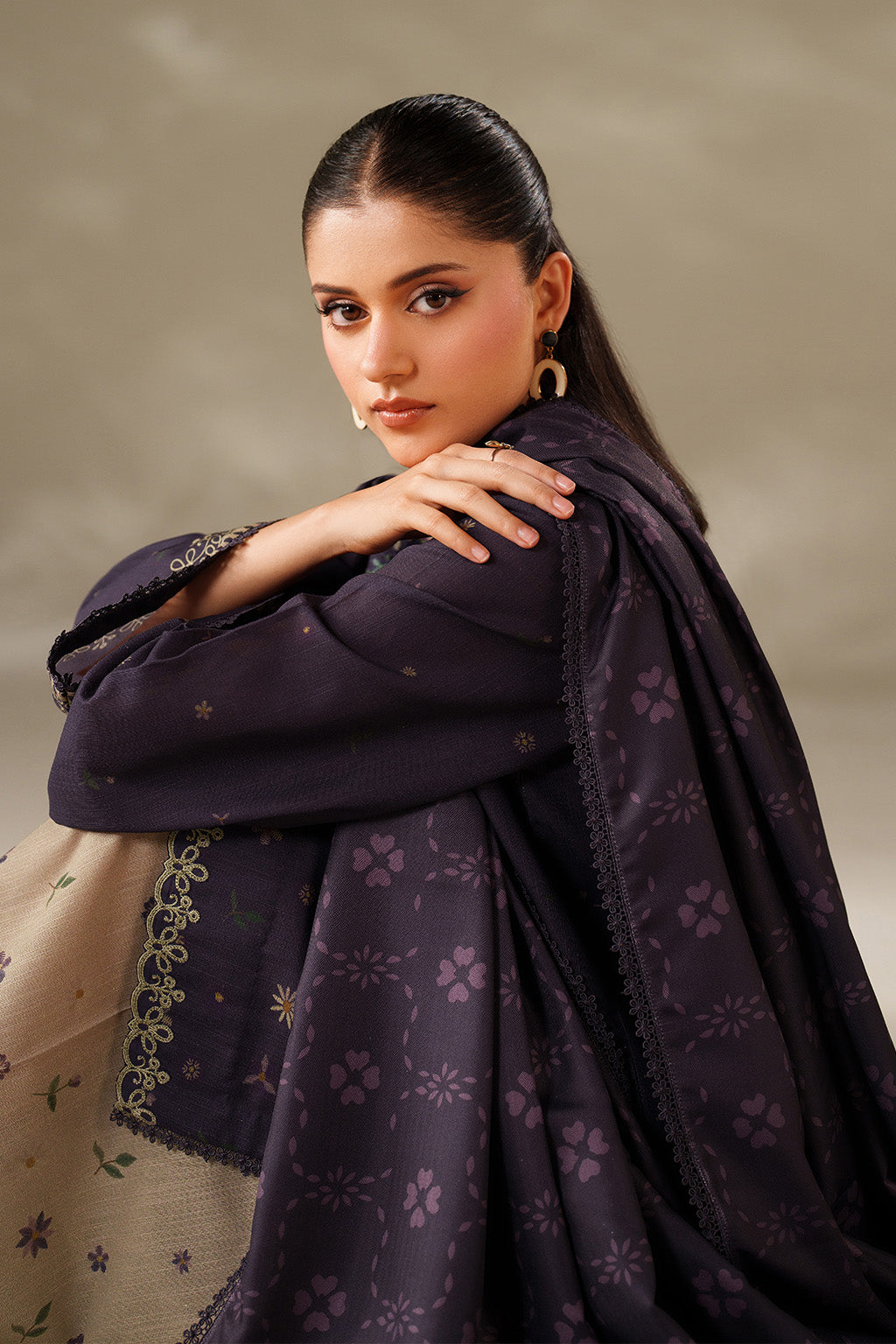 UE-568 Printed Khaddar - Iznik
