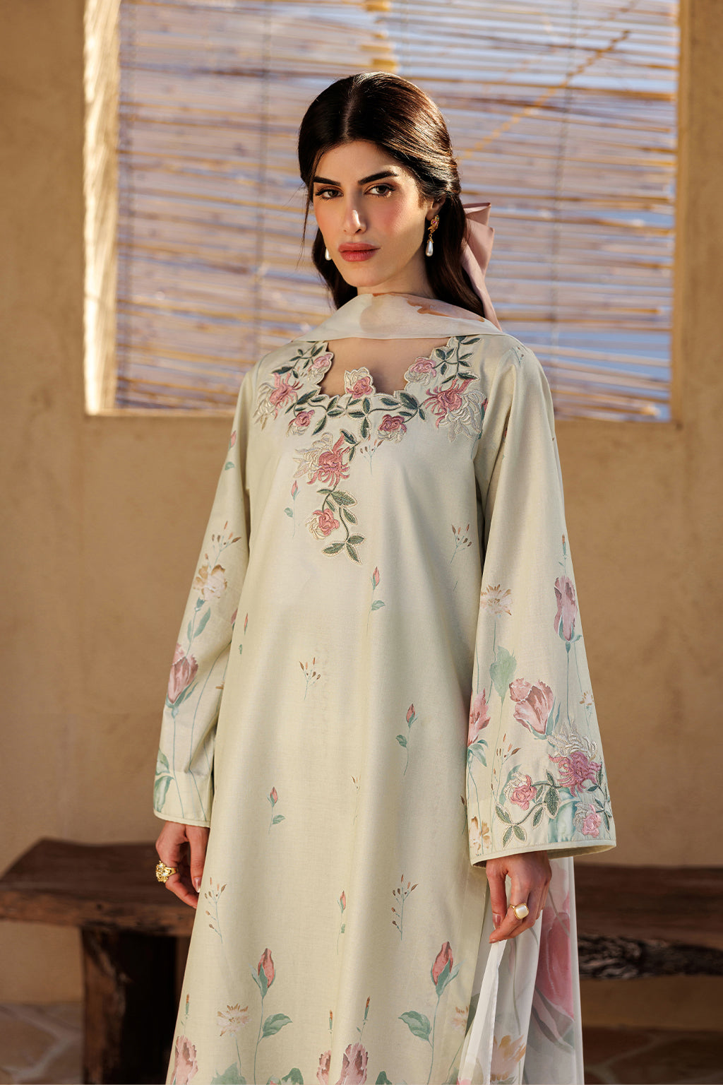 UE-672 Printed Lawn Secondary image