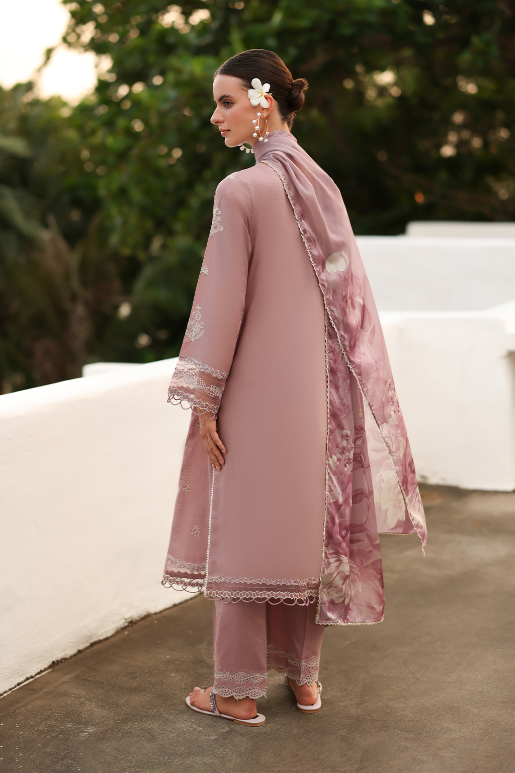 UE-525 Printed Lawn Secondary image