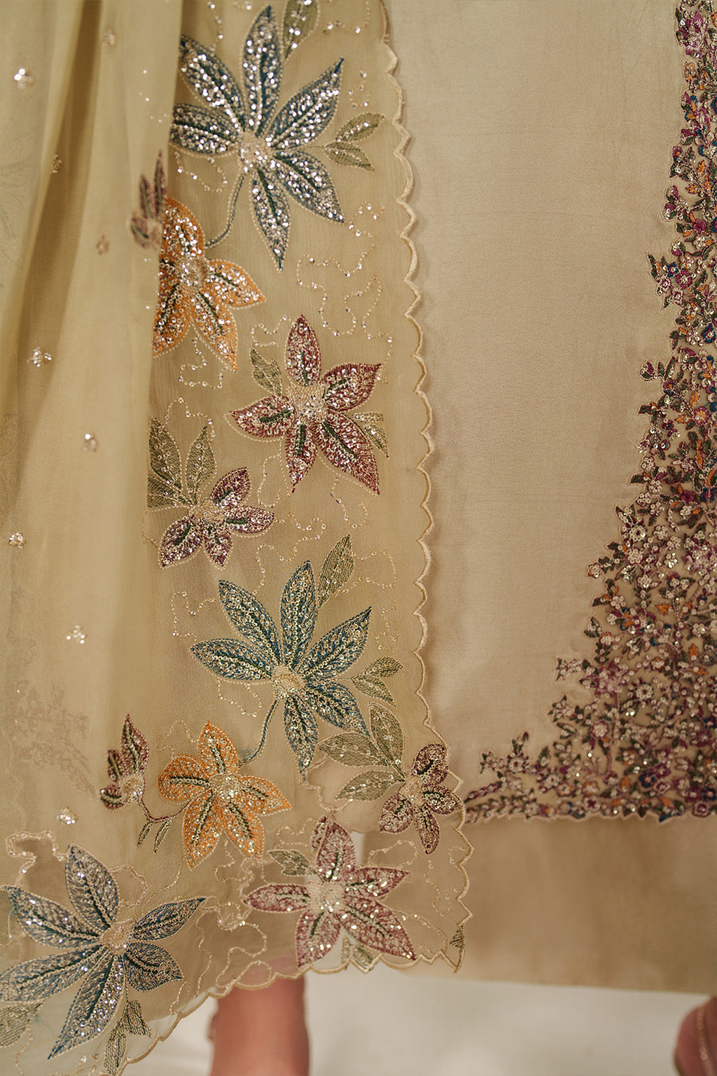 UE-617  Sheesha Silk