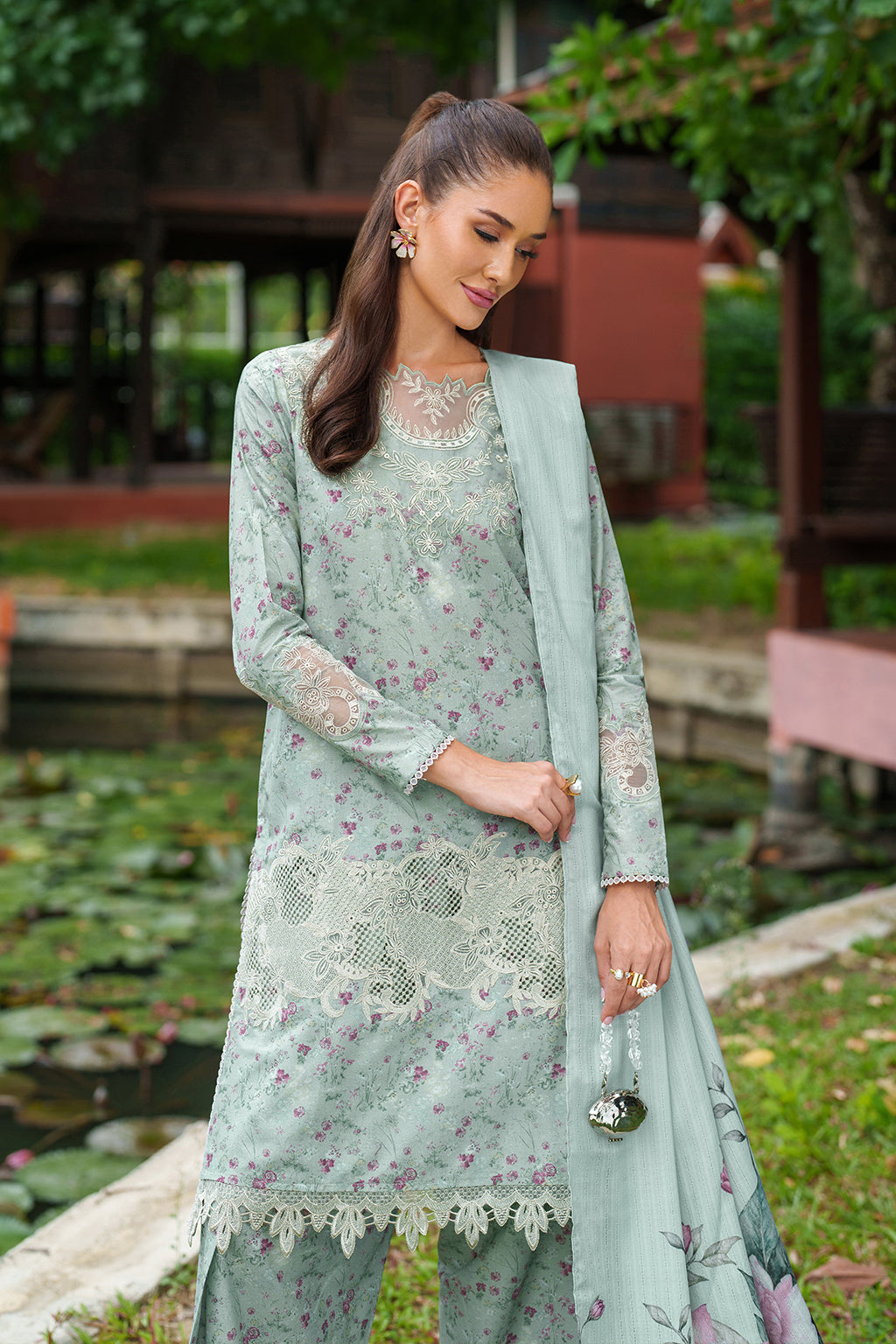 UE-510 Printed Lawn - Iznik Global