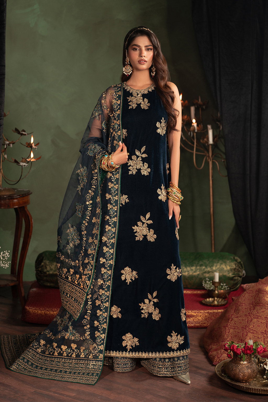 IV-51 Embroidered Velvet - Iznik Main image
