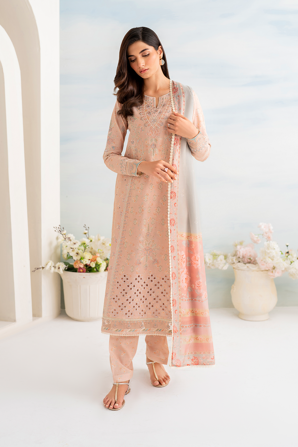 IGL-10 Embroidered Lawn - Iznik