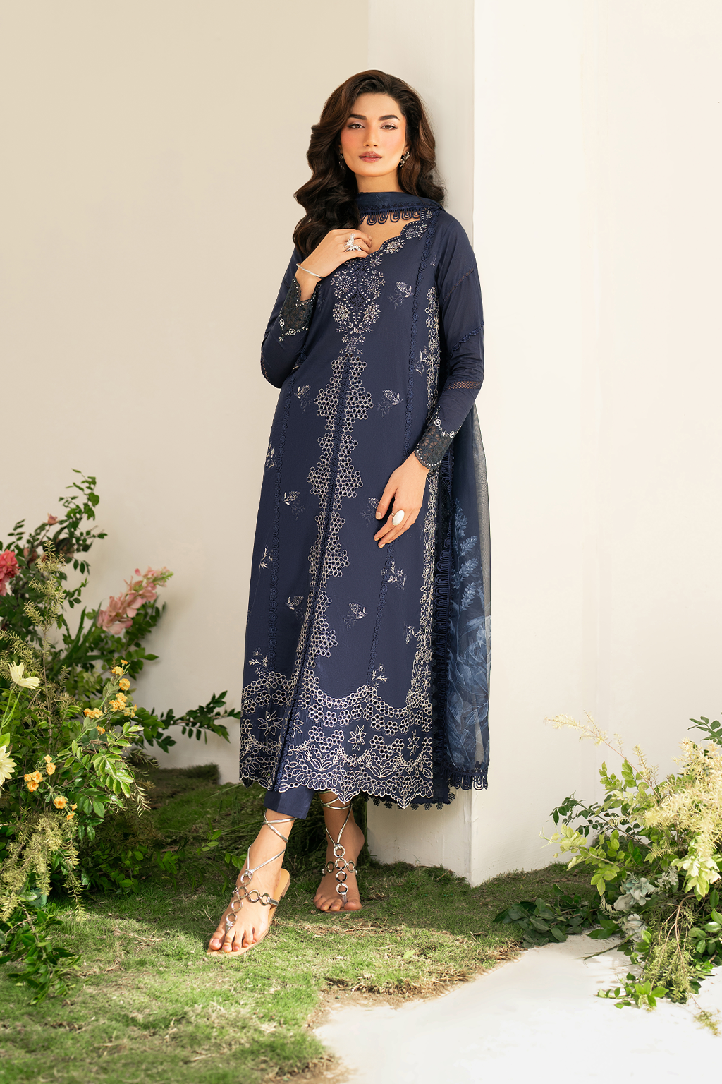 Embroidered Lawn dress - Iznik