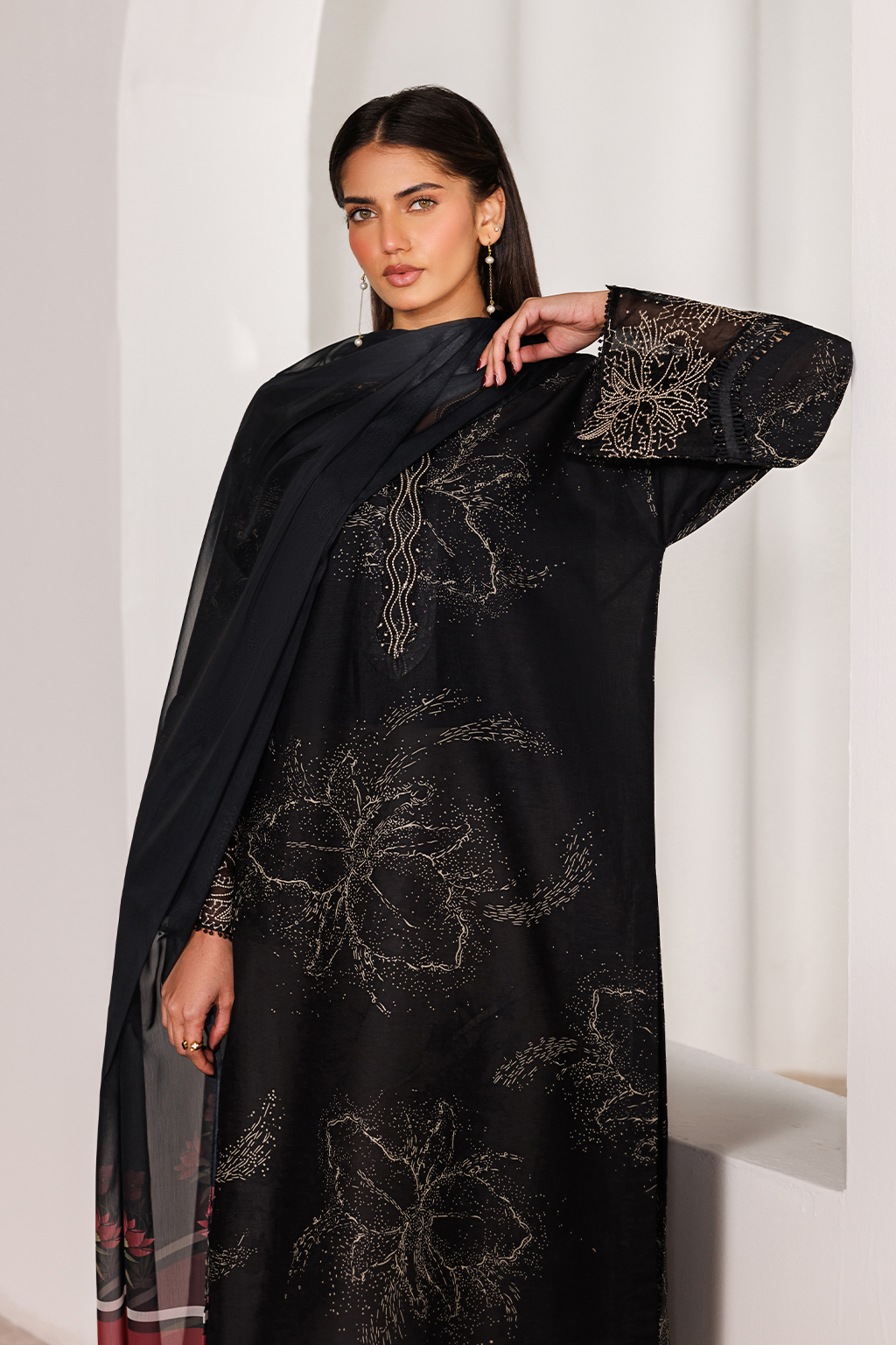 UE-643 Printed Lawn
