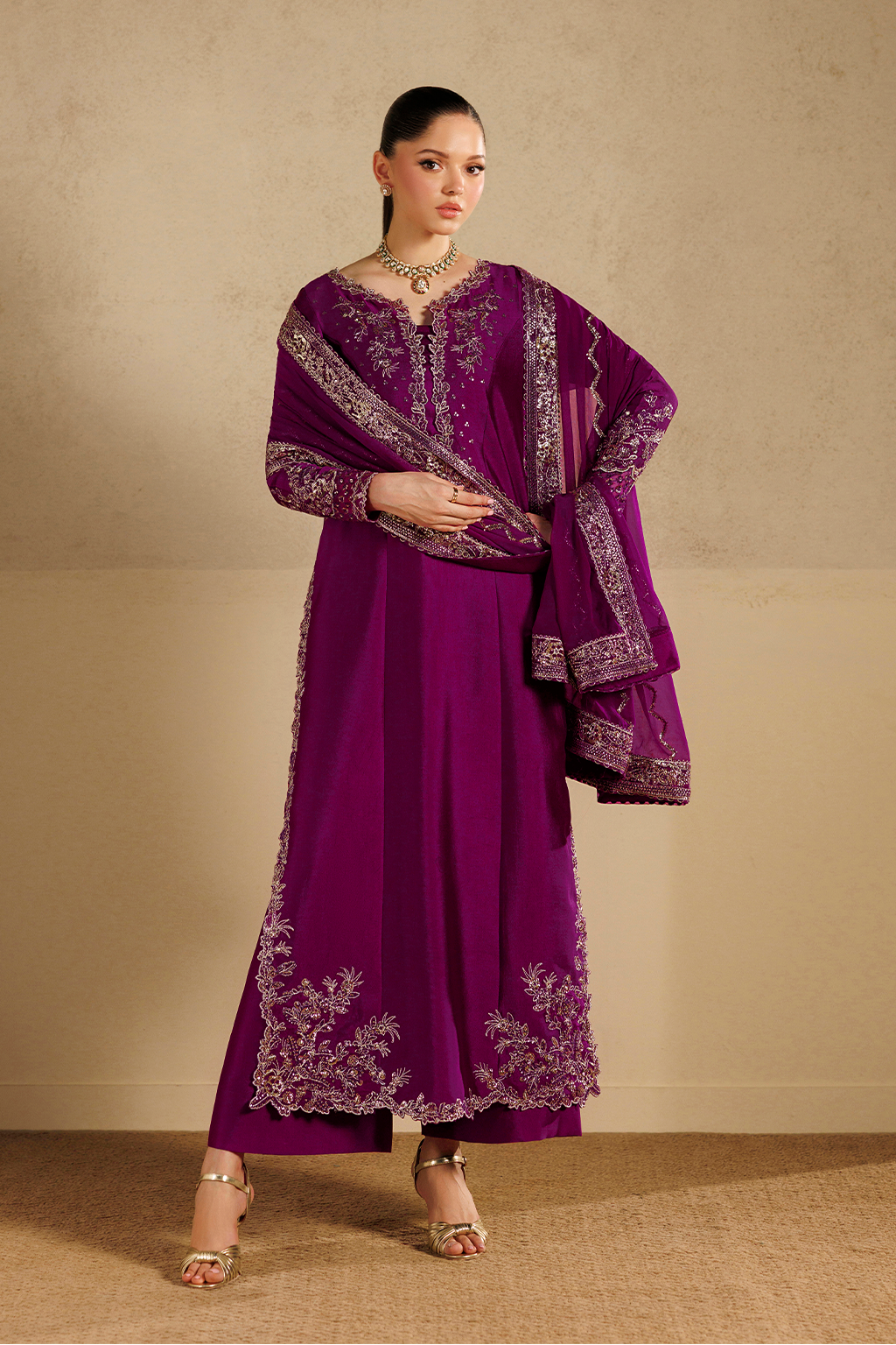 UE-736 Embroidered Sheesha Silk Main image