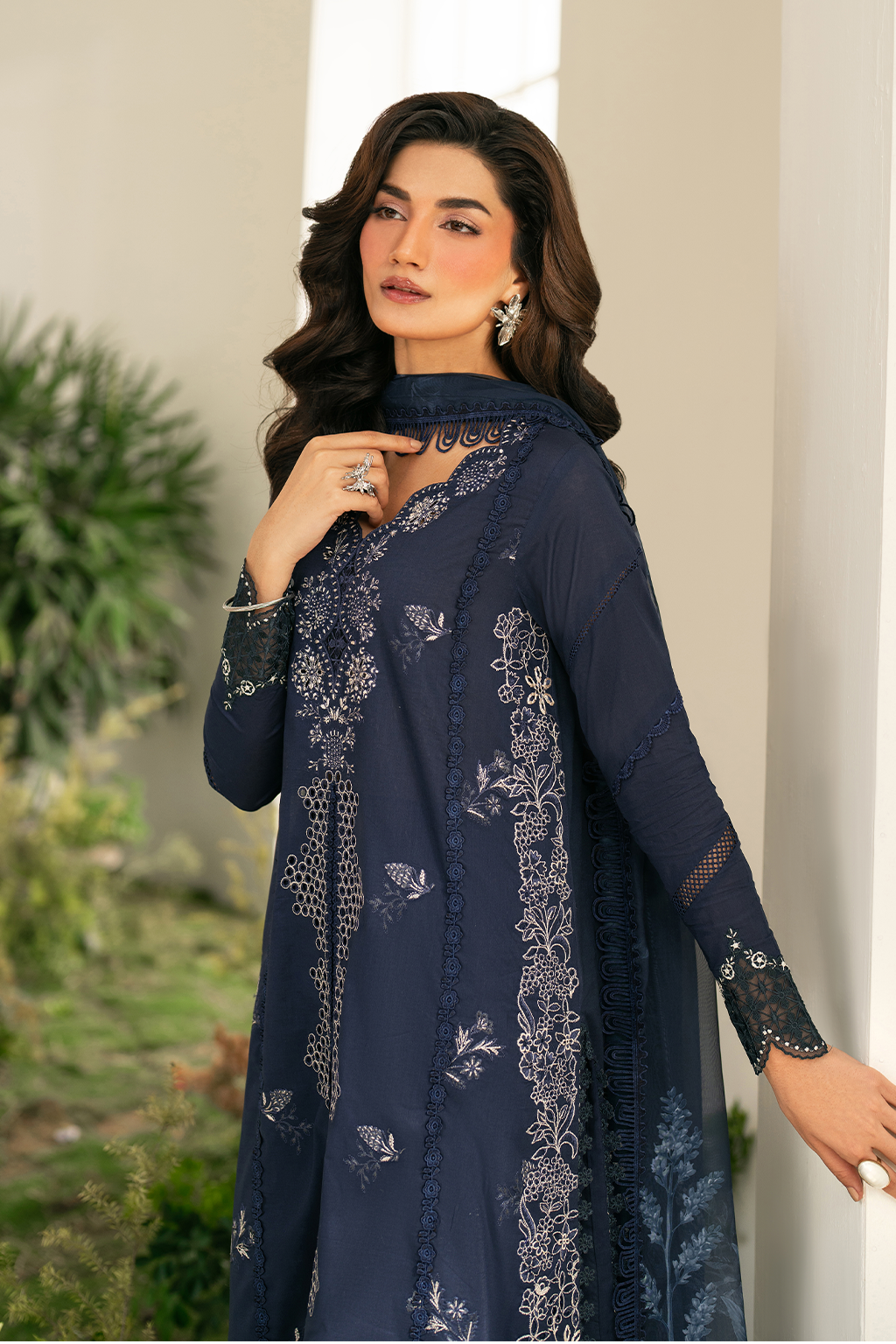 Embroidered Lawn dress - Iznik