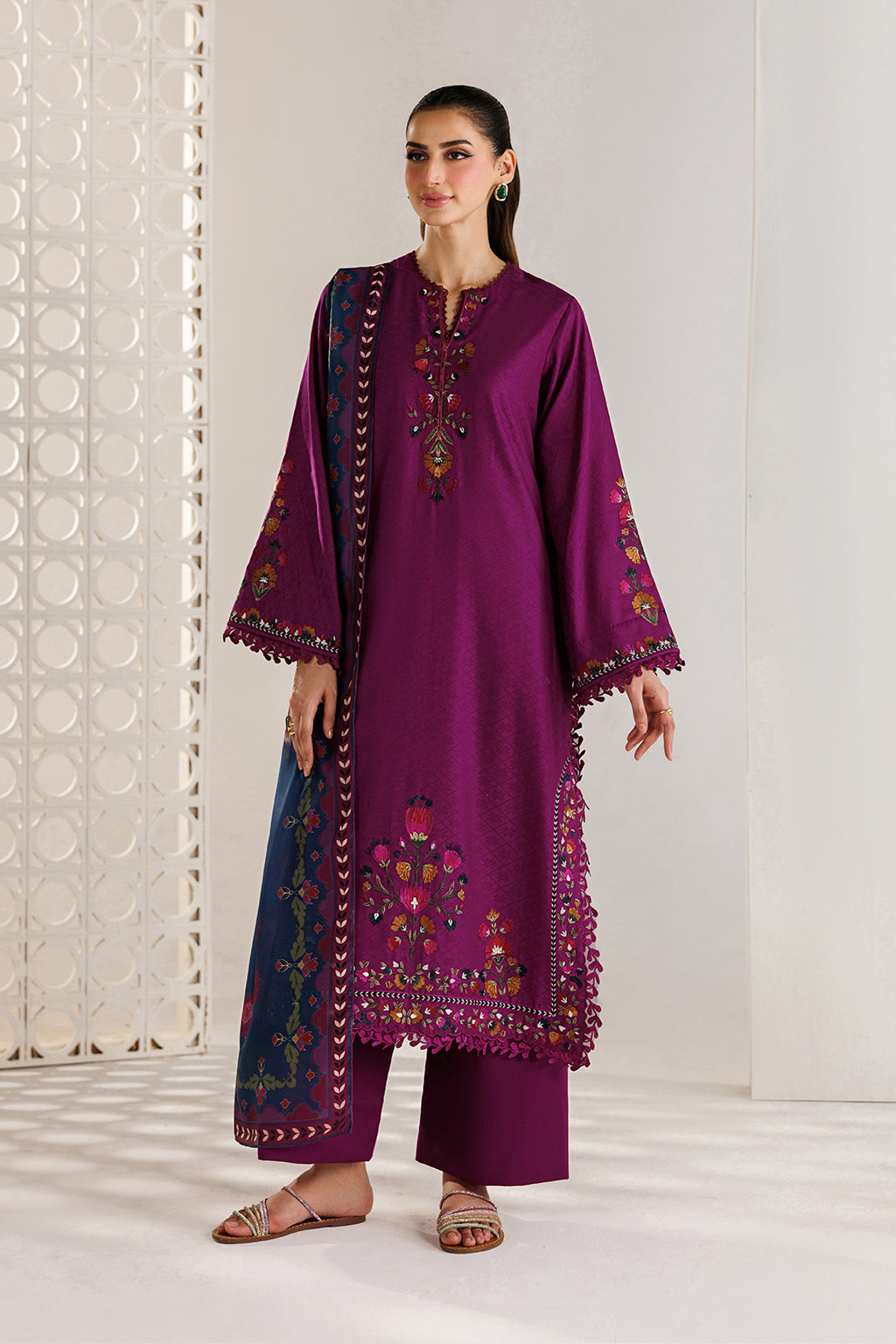 UE-680 Embroidered Lawn