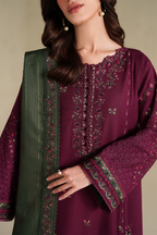 UE-579 Embroidered Khaddar - Iznik