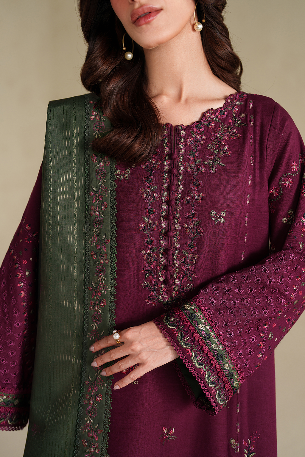 UE-579 Embroidered Khaddar - Iznik