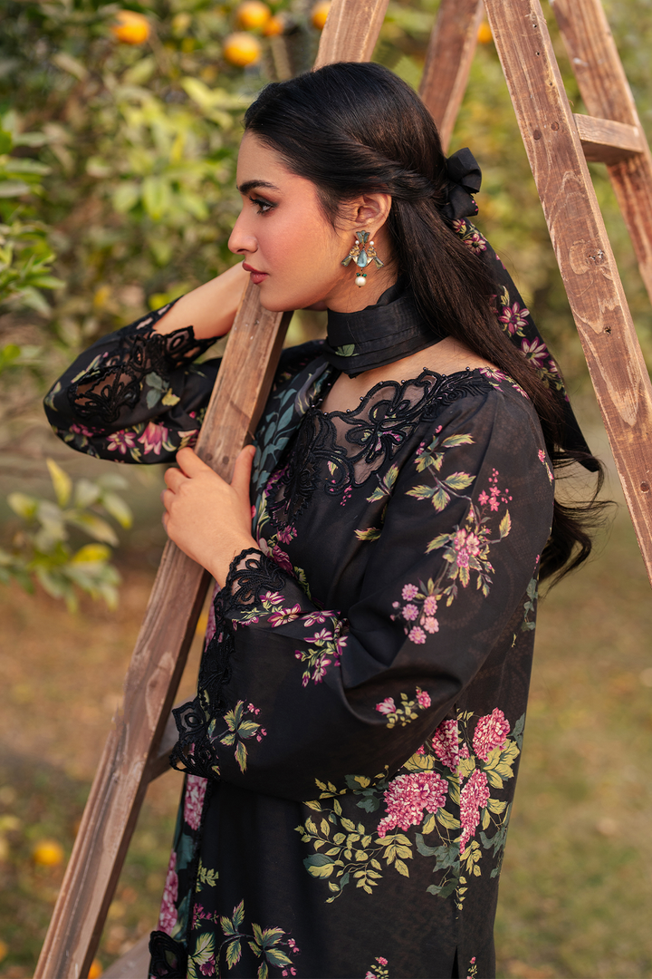 UE-394 Printed Lawn - Iznik