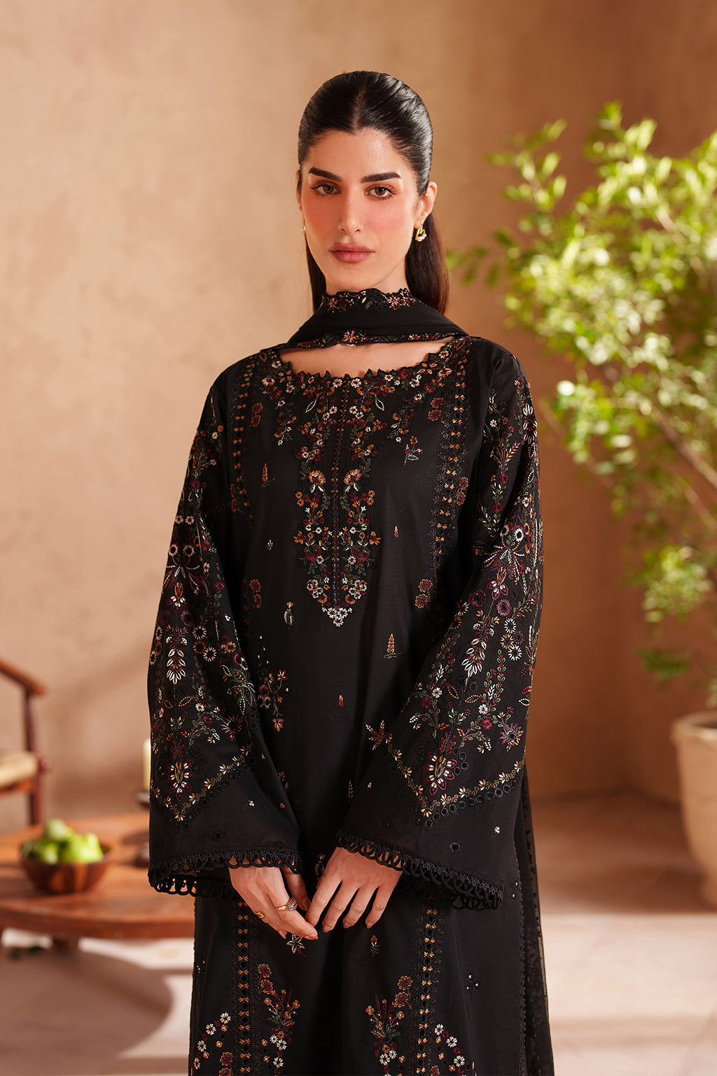 EL-07 Embroidered Lawn