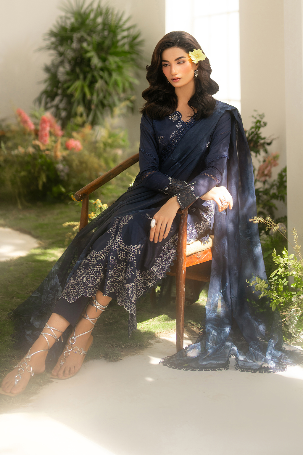 Embroidered Lawn dress - Iznik