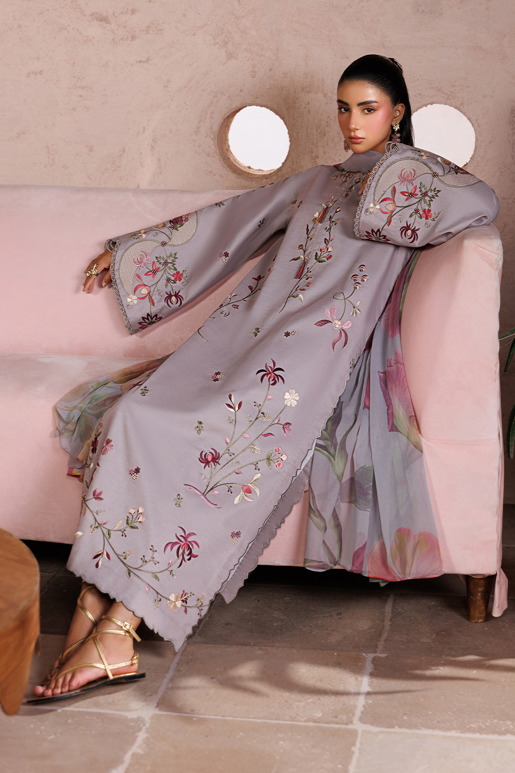 UE-699 Embroidered Lawn