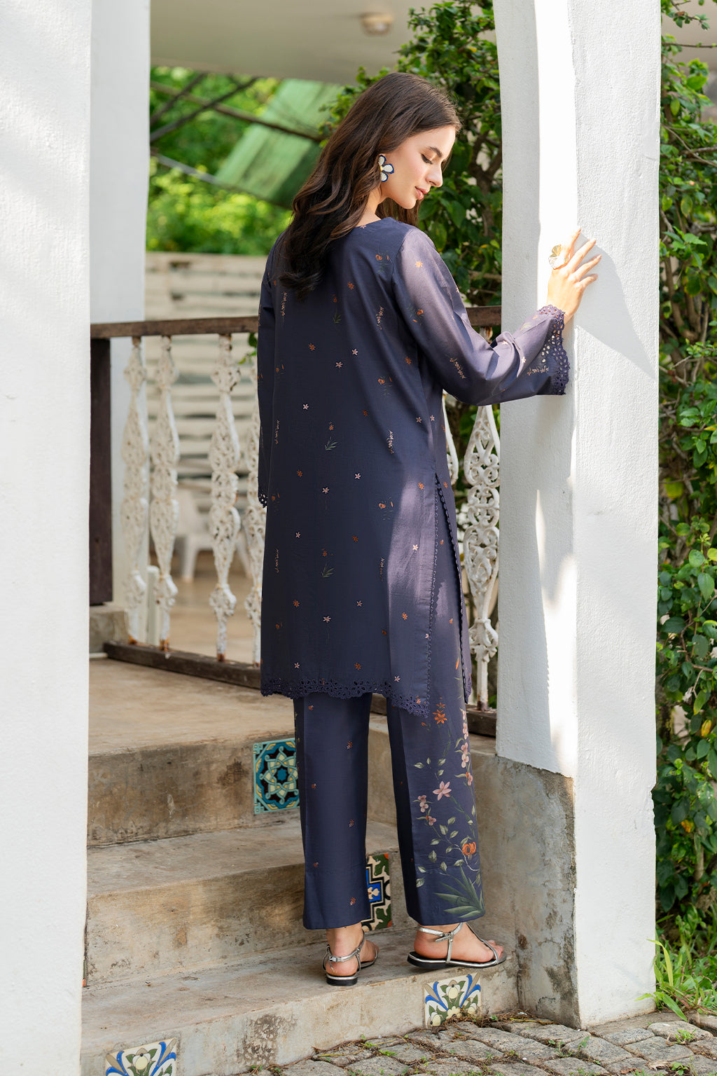 IP-309 Printed Lawn - Iznik Global