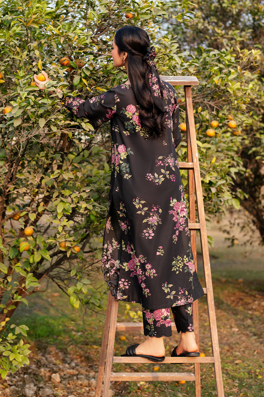 UE-394 Printed Lawn - Iznik