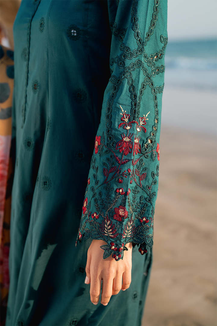 UE-381 Embroidered Lawn - Iznik