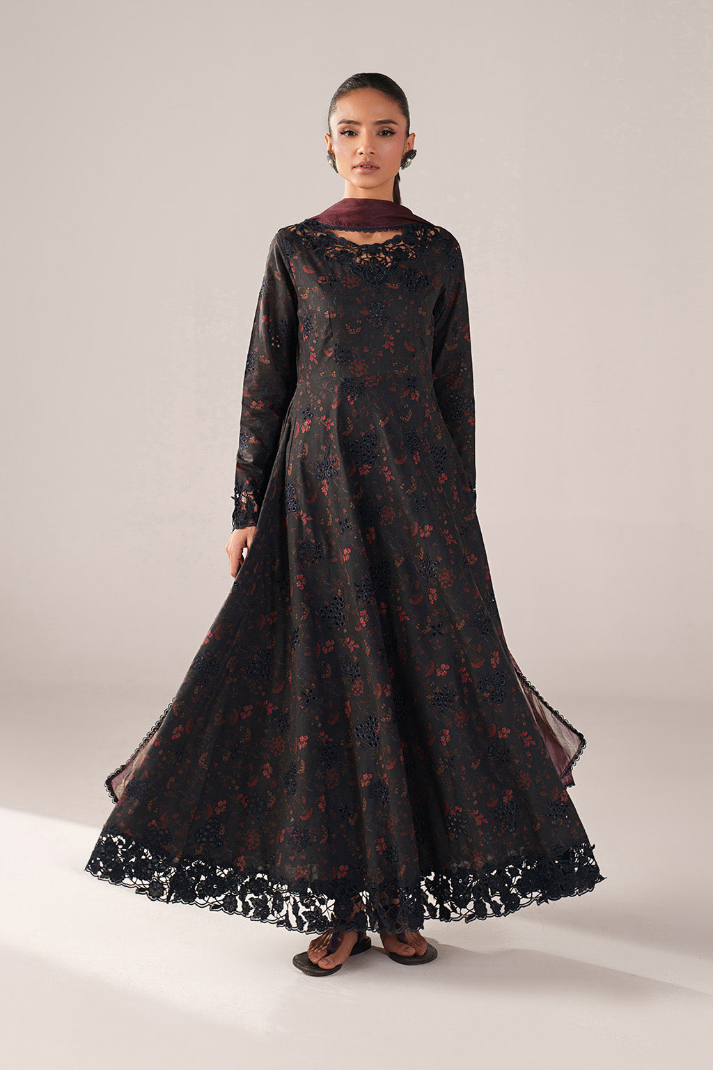 SS-09 Embroidered Lawn Main image