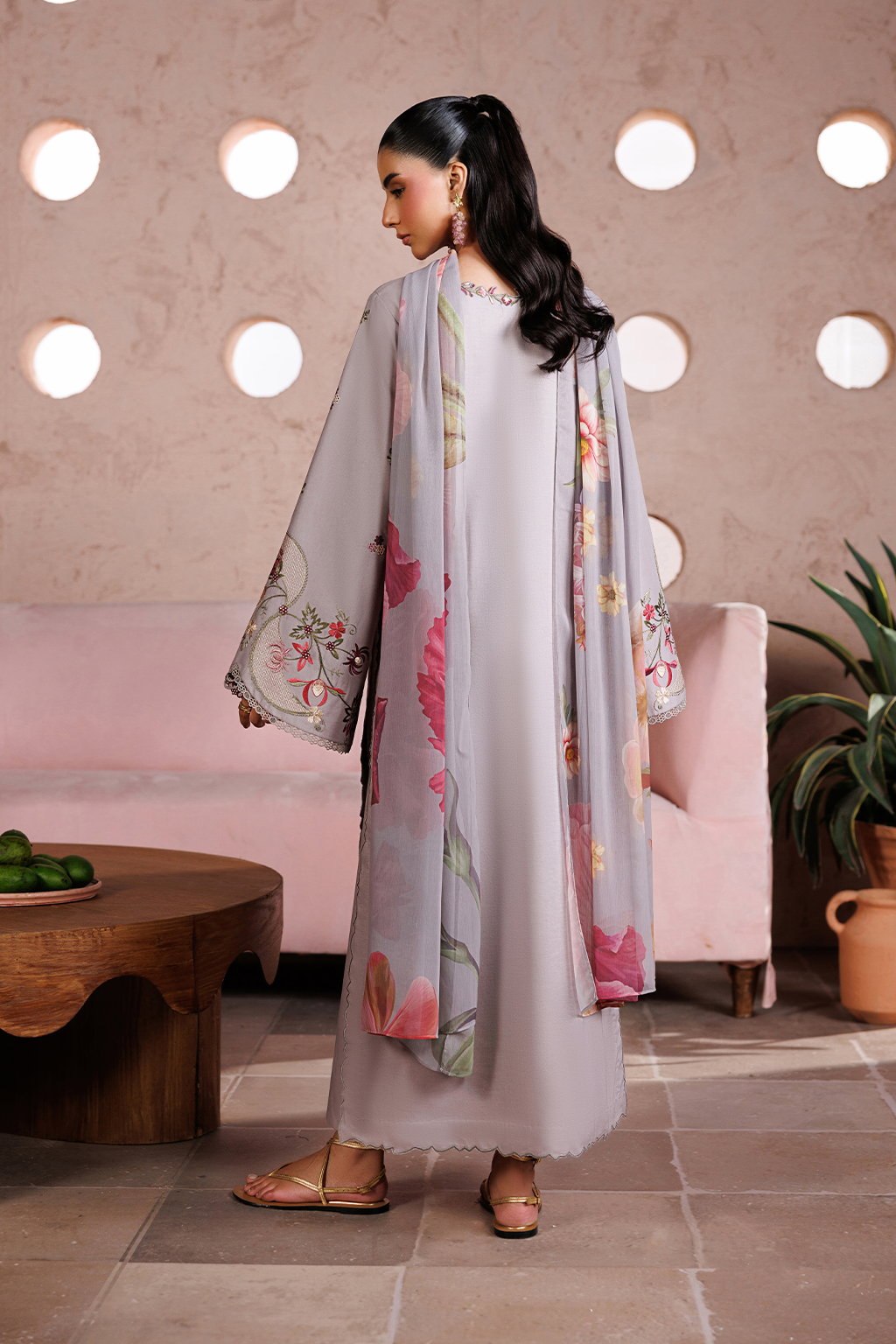 UE-699 Embroidered Lawn