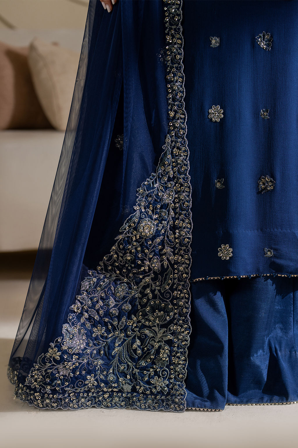 CC-60  Embroidered Net - Iznik