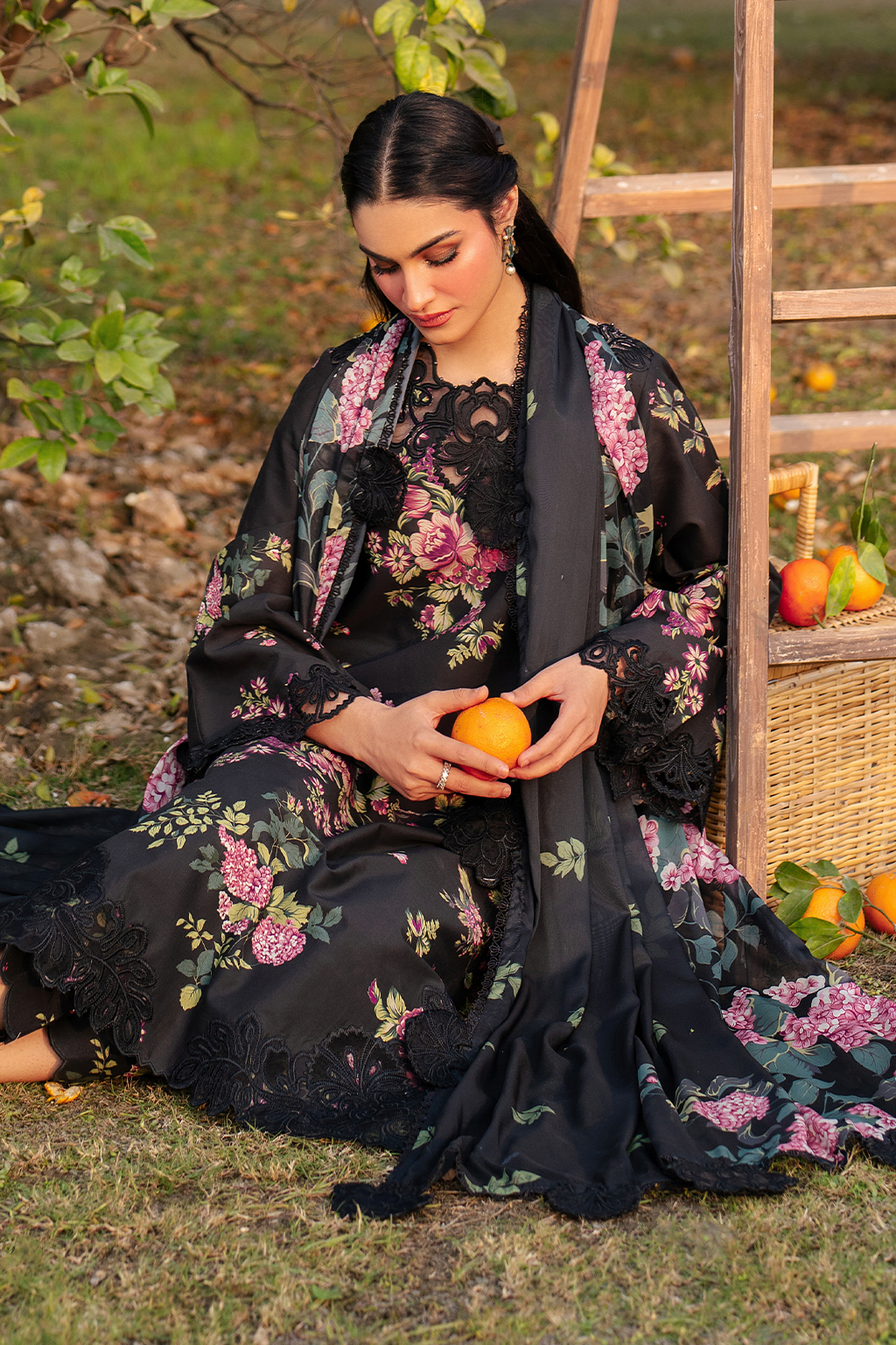 UE-394 Printed Lawn - Iznik