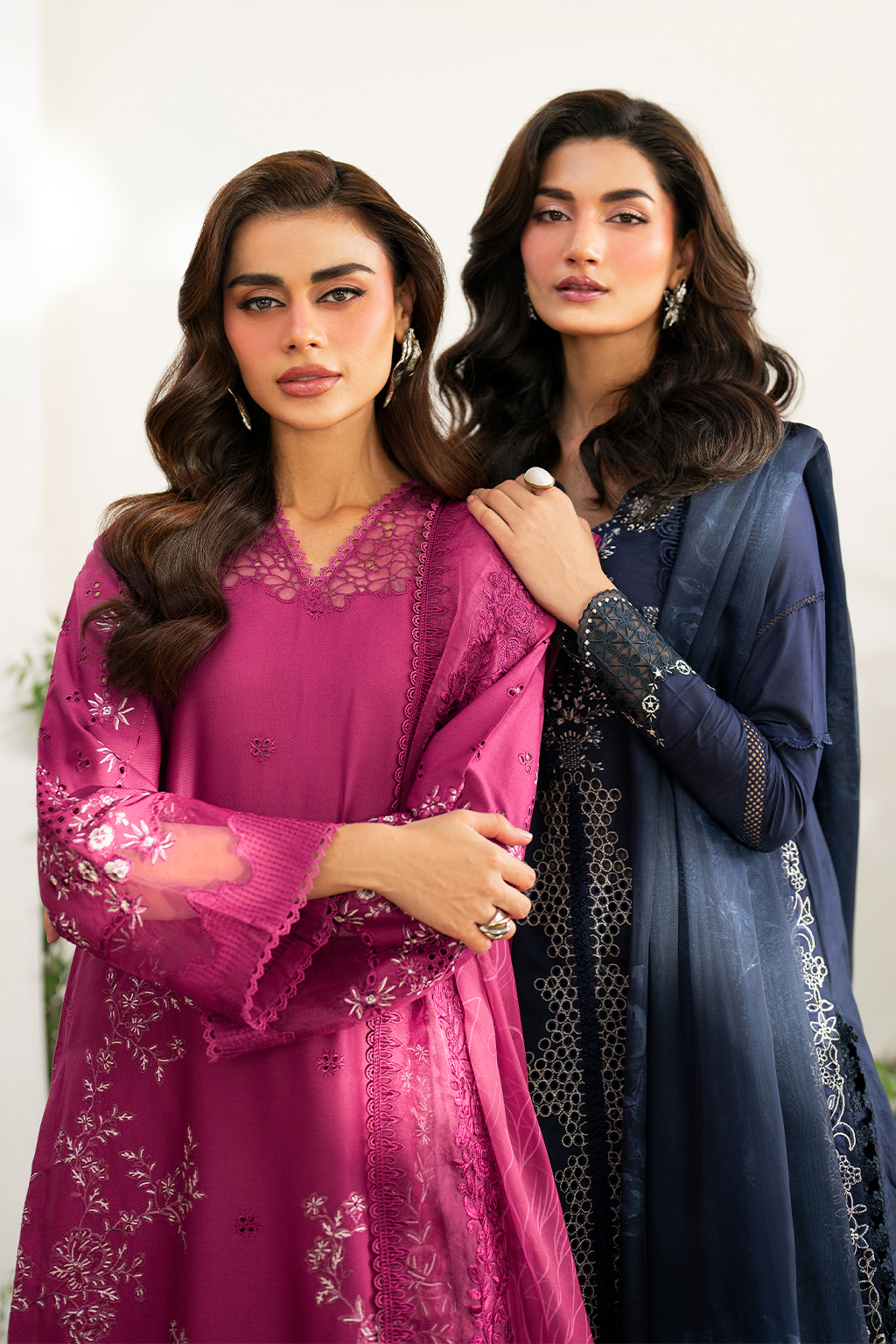 Embroidered Lawn dress - Iznik