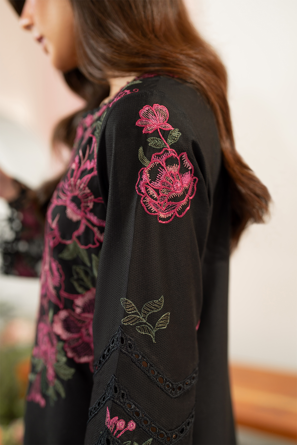 Embroidered Lawn dress - Iznik
