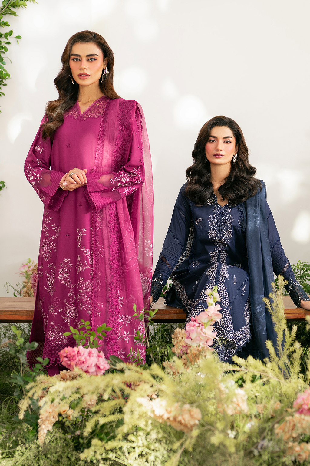 Embroidered Lawn dress - Iznik
