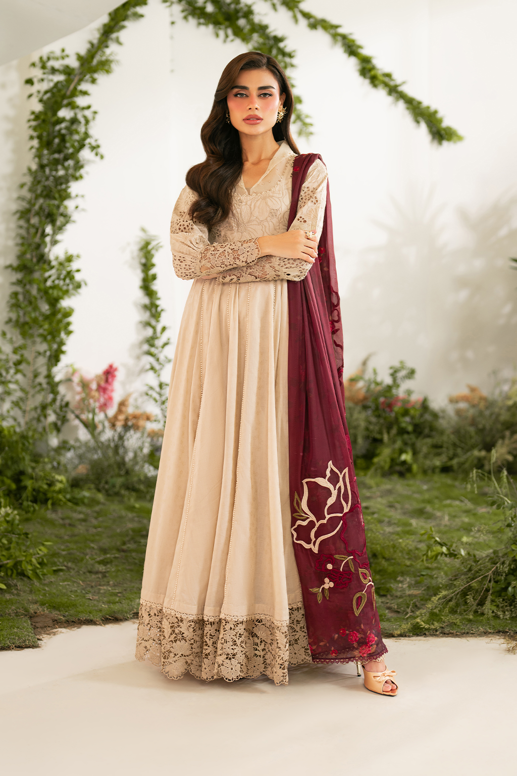 Embroidered Lawn dress - Iznik