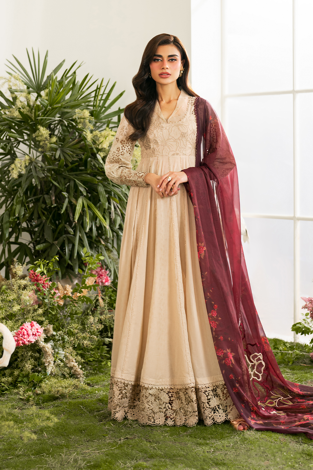 Embroidered Lawn dress - Iznik