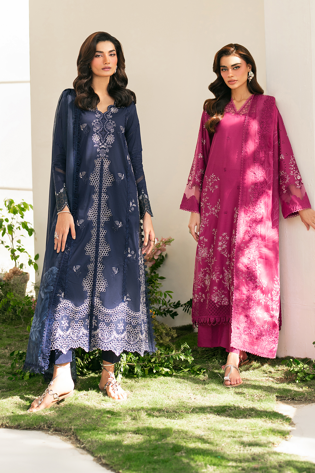 Embroidered Lawn dress - Iznik