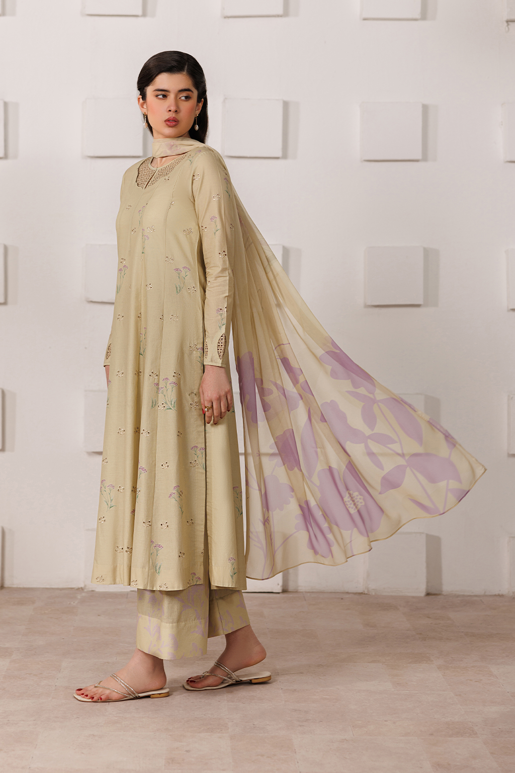 UE-635 Printed Lawn