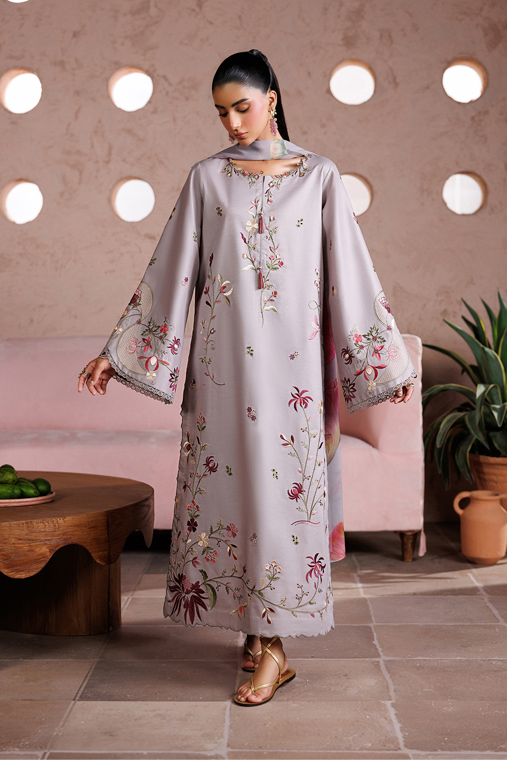 UE-699 Embroidered Lawn