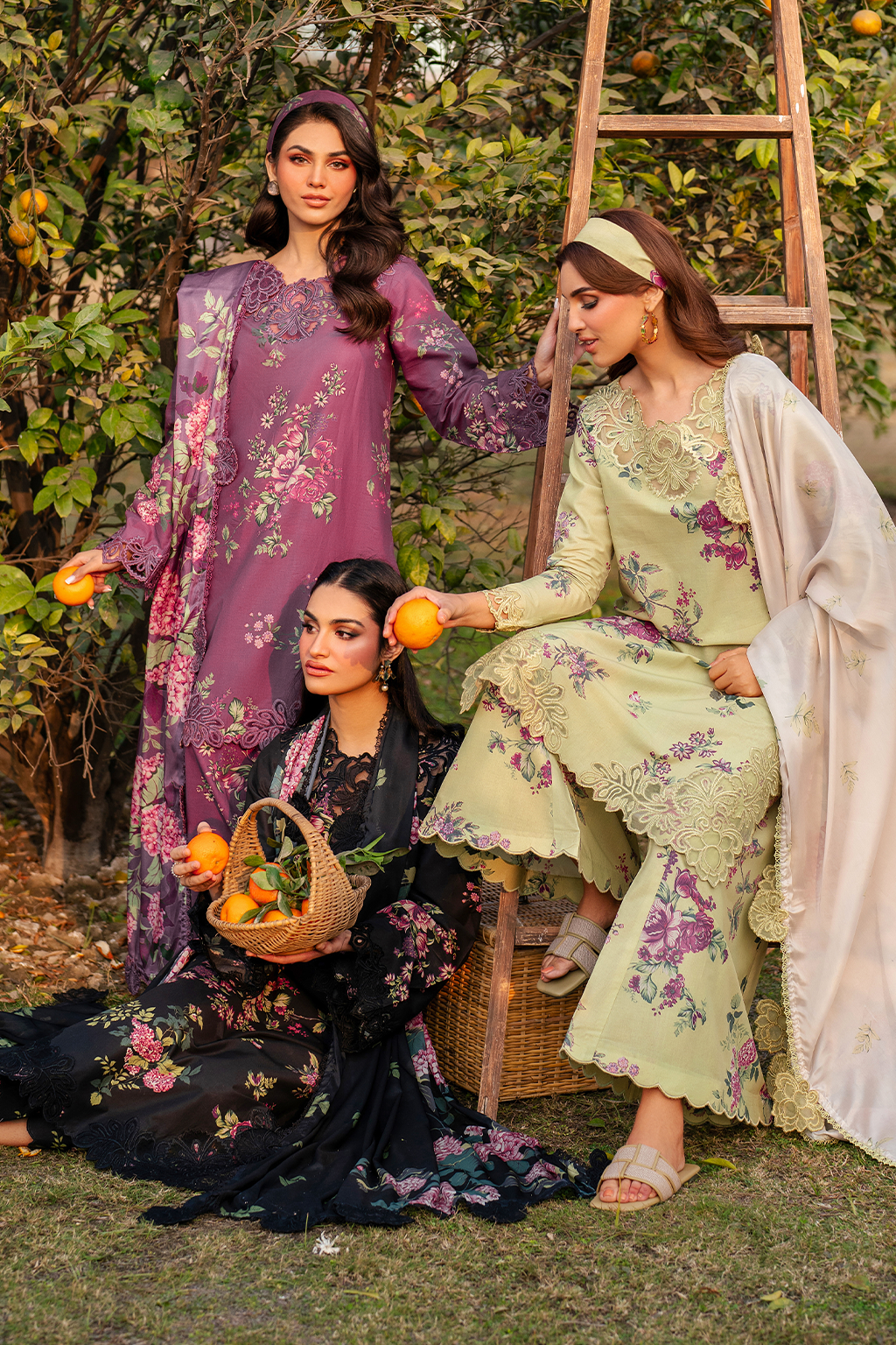 UE-394 Printed Lawn - Iznik
