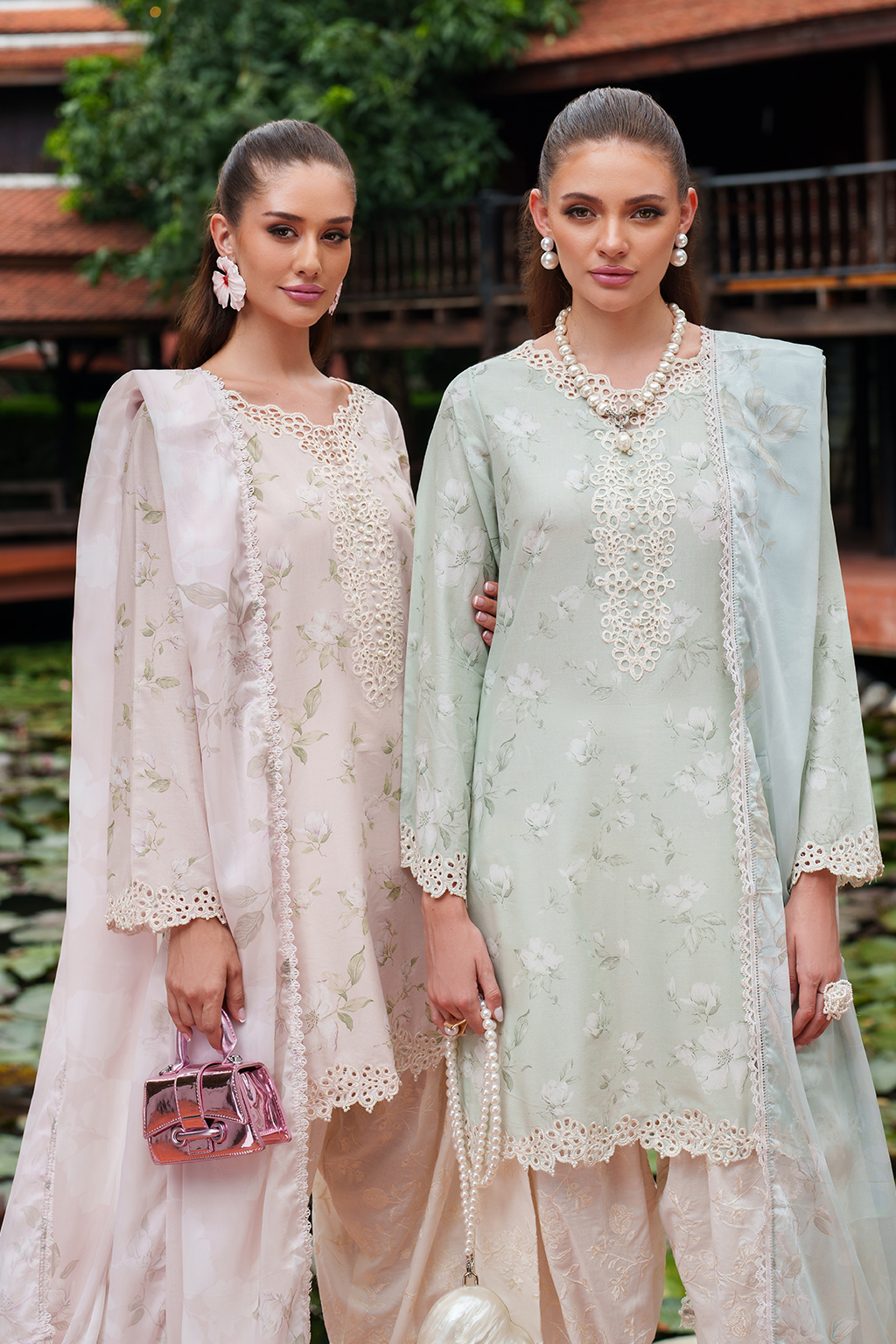 UE-528  Printed Lawn