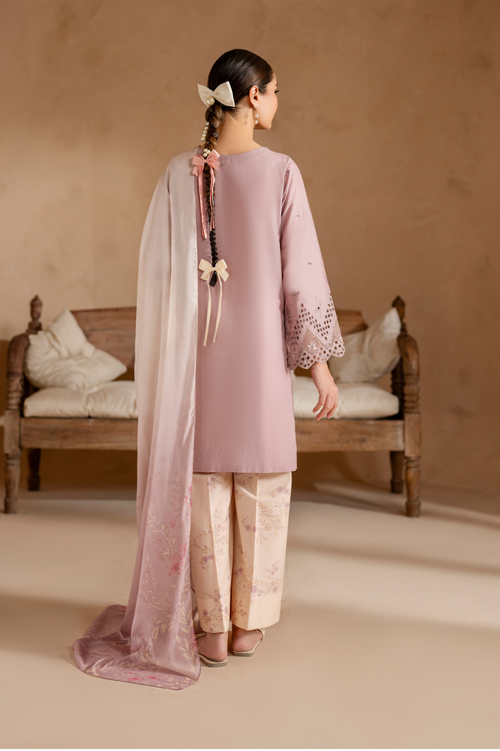 UE-470 Embroidered Lawn - Iznik