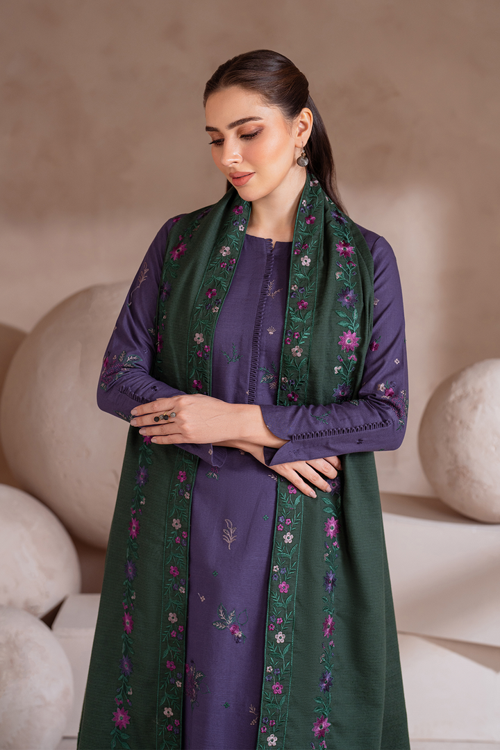 UE-366 Embroidered Khaddar - Iznik