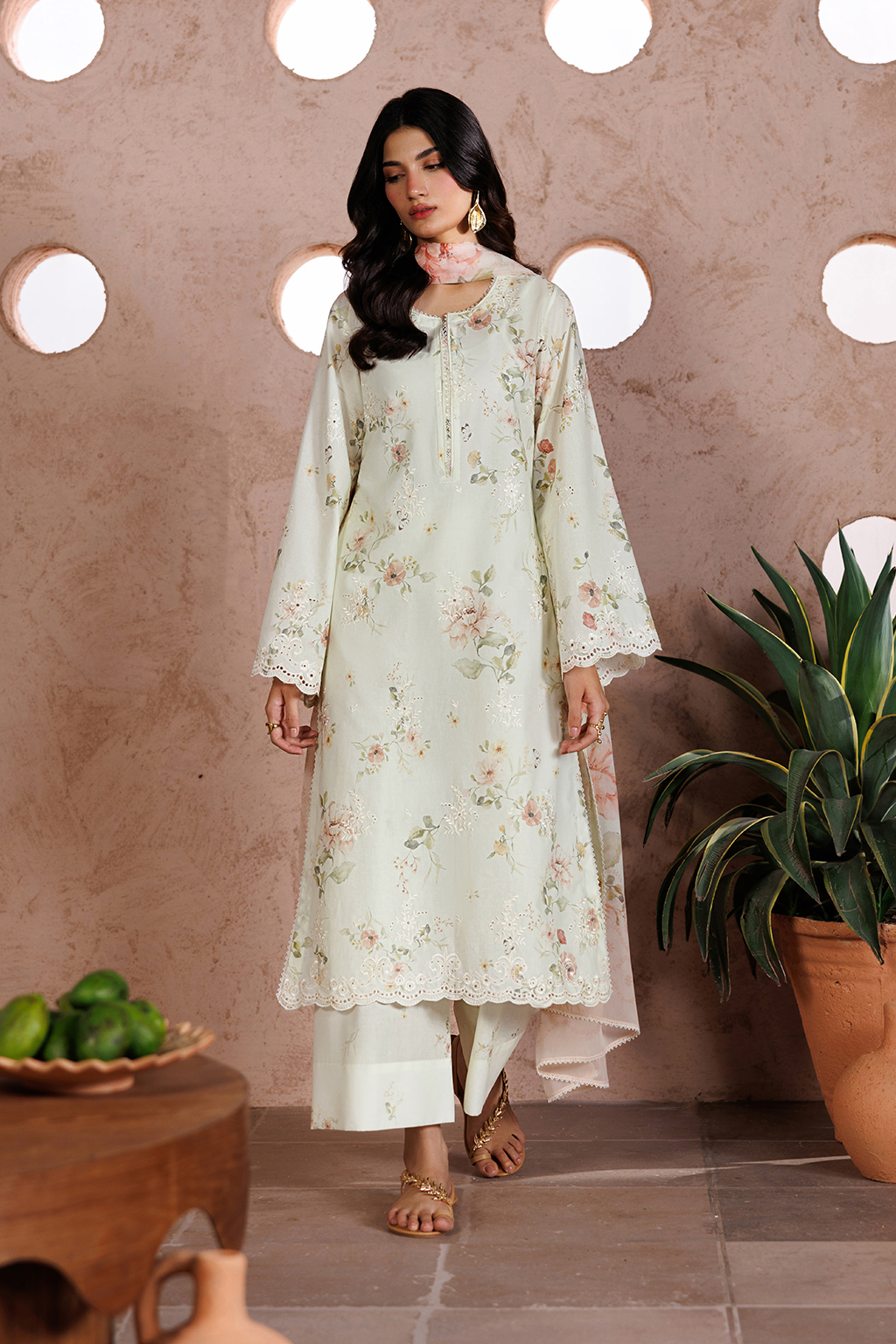 UE-708 Embroidered Lawn Main image