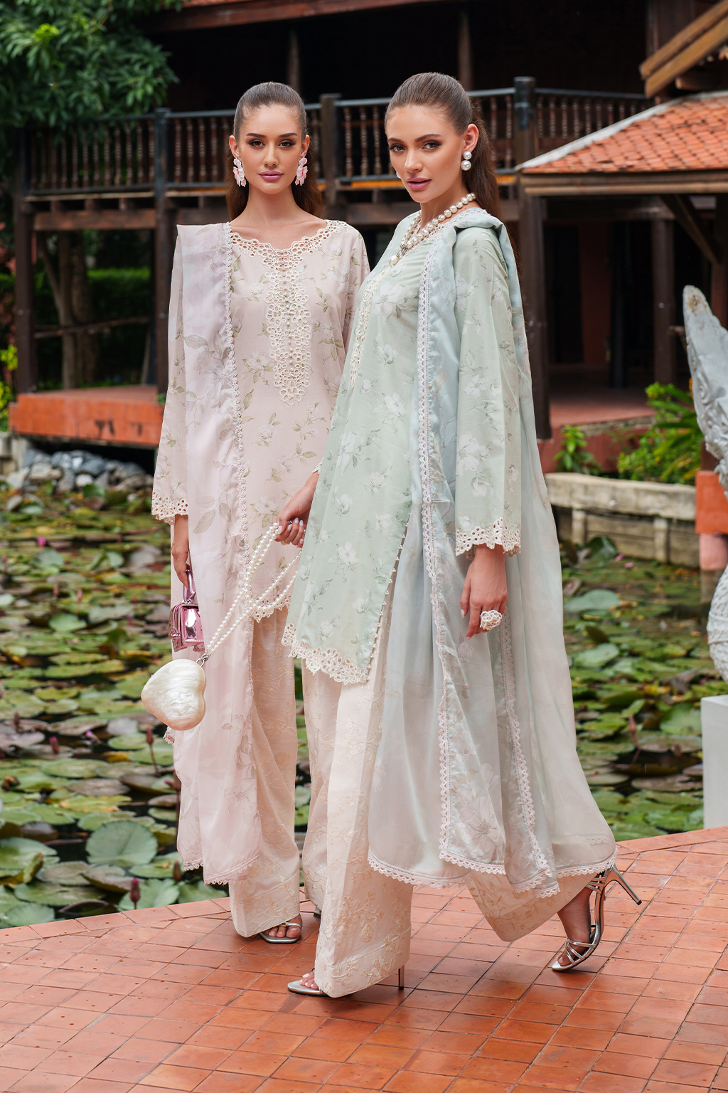 UE-527 Printed Lawn - Iznik